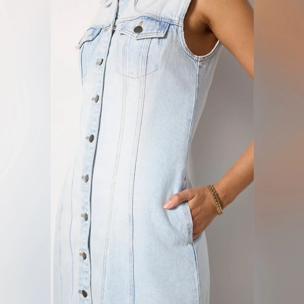 Kut from the Kloth Gretel Denim Shirt Dress Size  Medium Light Wash - Picture 4 of 15